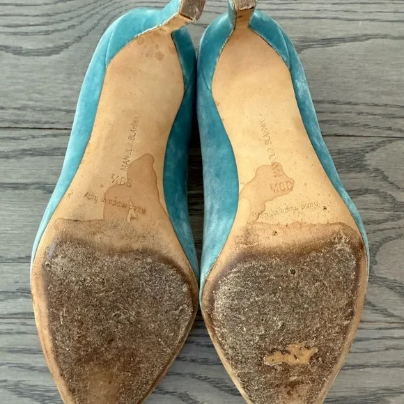 Manolo Blahnik Women's Teal Velvet Heels - Picture 5 of 5